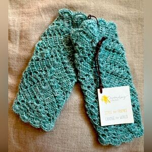 Noonday Frosted Eyelet Arm Warmers. Vintage. 100% alpaca, made in Peru.